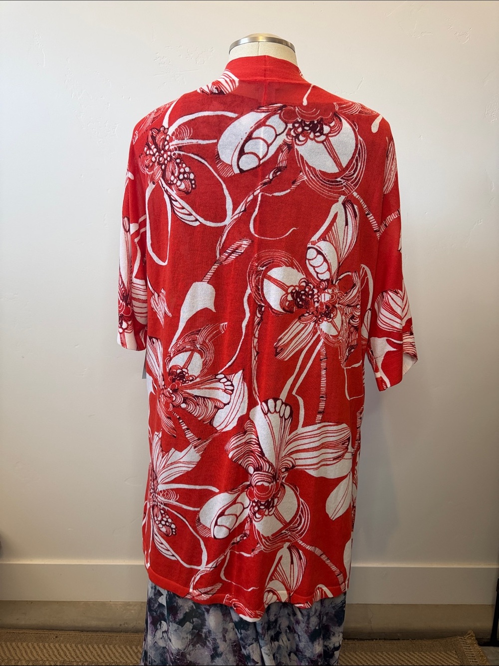 Chico's Size 2 Floral Lightweight Cardigan Red and White - Picture 4 of 8